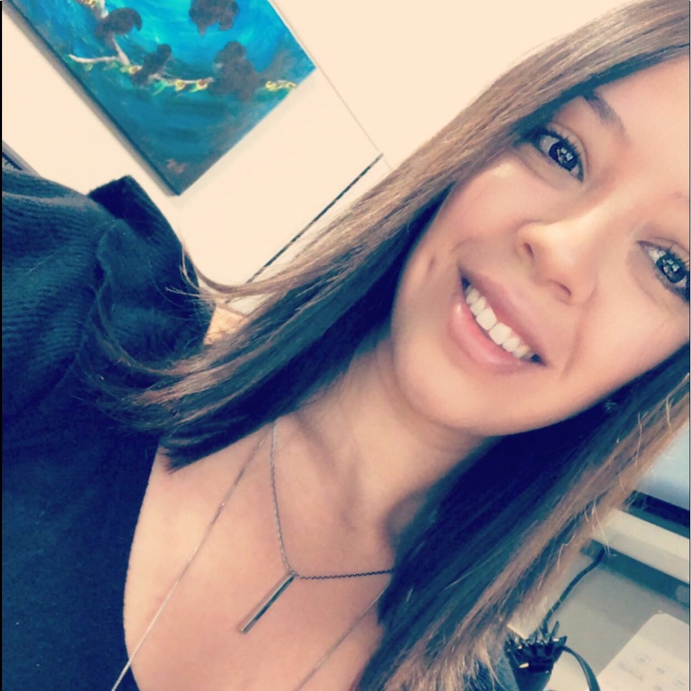 Meet your Posher, Idali